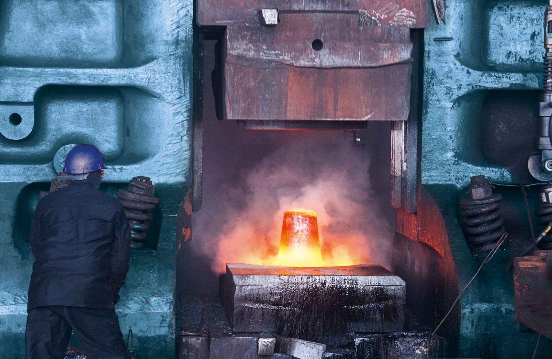 Forgeages fabriqués de matériaux différents, y compris l'acier, l'acier inoxydable et le bronze autrichien